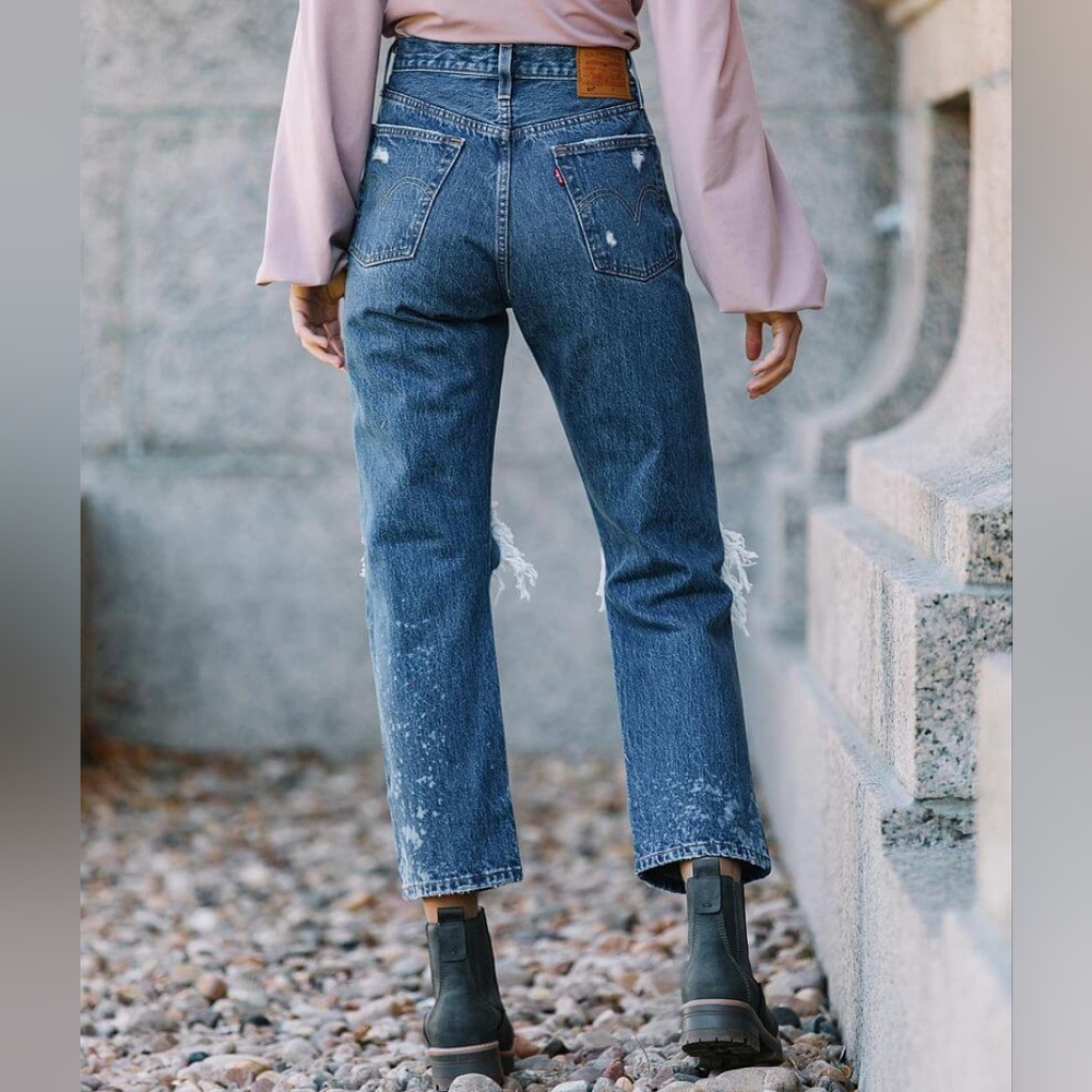 Levi's Premium 501 Original Cropped Jean - Picture 2 of 7